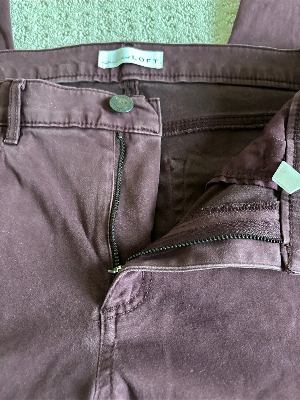 LOFT Slim Pants in Wine Mauve Women’s Size 6 / 28